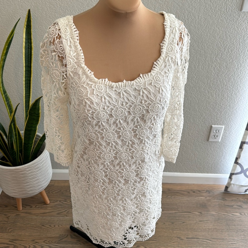 White House black market white lace short dress. Size 8